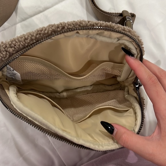 FannyPack - Picture 2 of 3